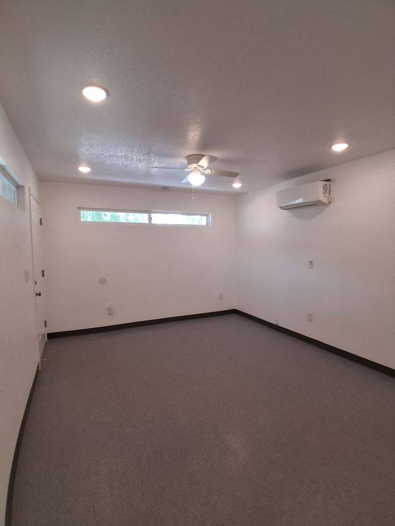 Apartment for rent at 4864 E University Ave, Fresno, CA 93703