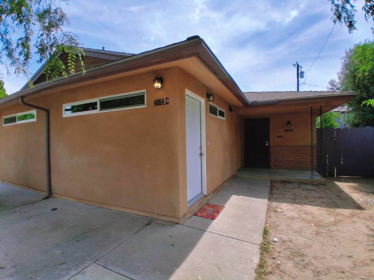 Apartment for rent at 4864 E University Ave, Fresno, CA 93703