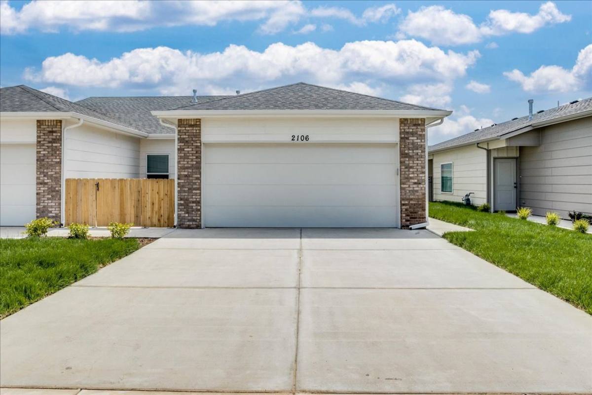 Apartment for rent at 15220 W Kristina St, Goddard, KS 67052