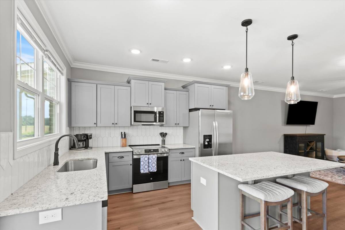 Townhouse for rent at 169 Susan Lynn Dr, Hazel Green, AL 35750