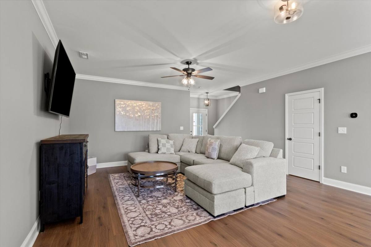 Townhouse for rent at 169 Susan Lynn Dr, Hazel Green, AL 35750