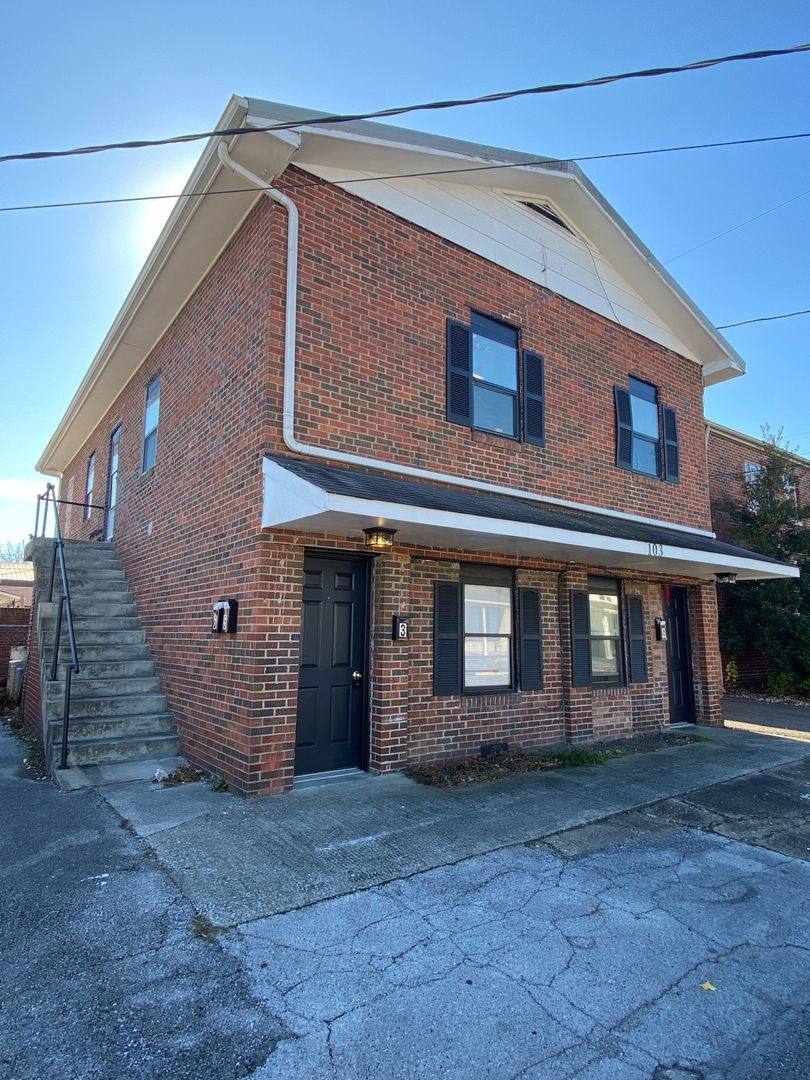 Apartment for rent at 103 W 6th St, Corbin, KY 40701