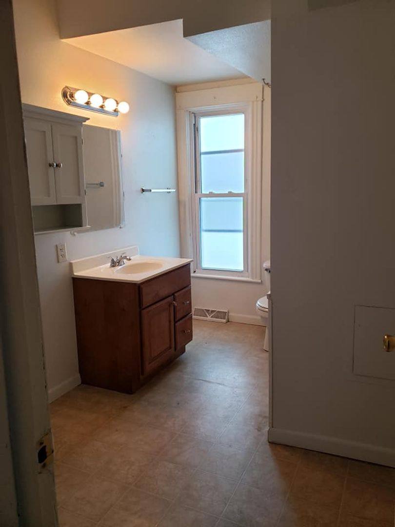 Apartment for rent at 1724-17245 E Orange, Waterloo, IA 50702