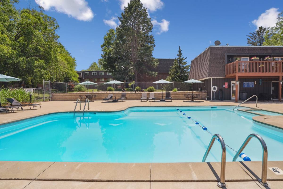 Apartment for rent at 1141 Lantern Square, Waterloo, IA 50701