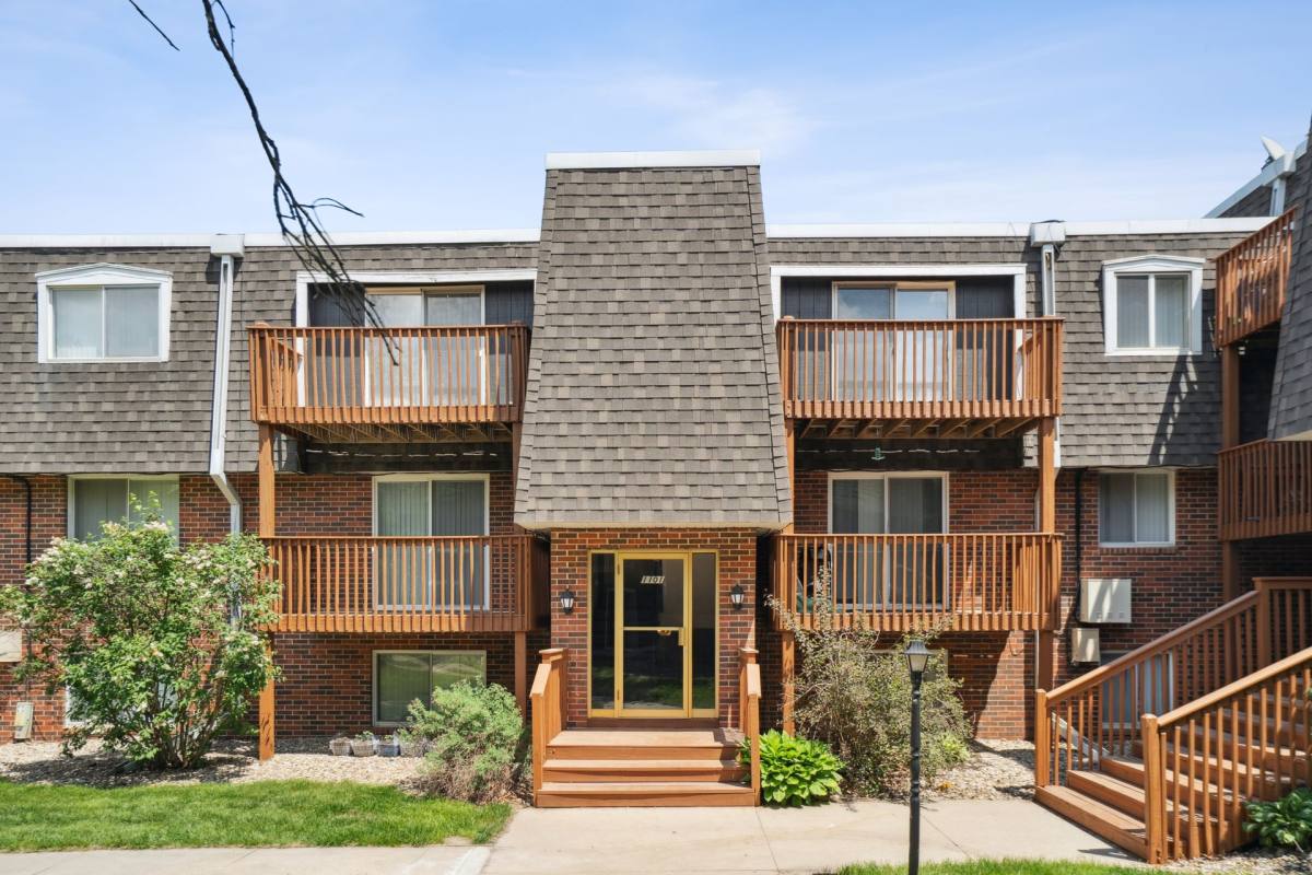 Apartment for rent at 1141 Lantern Square, Waterloo, IA 50701