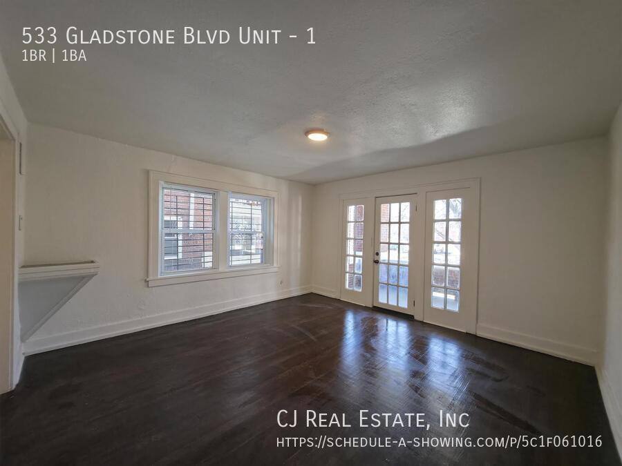 Apartment for rent at 533 Gladstone Blvd, Kansas City, MO 64124