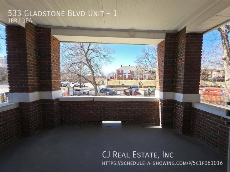 Apartment for rent at 533 Gladstone Blvd, Kansas City, MO 64124