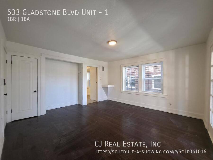 Apartment for rent at 533 Gladstone Blvd, Kansas City, MO 64124
