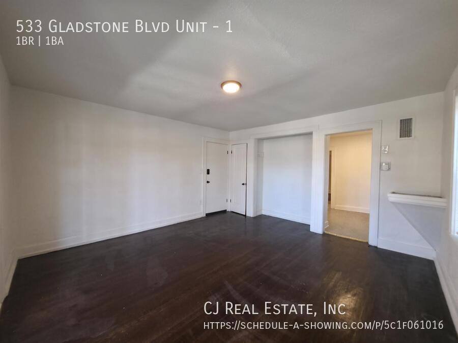 Apartment for rent at 533 Gladstone Blvd, Kansas City, MO 64124