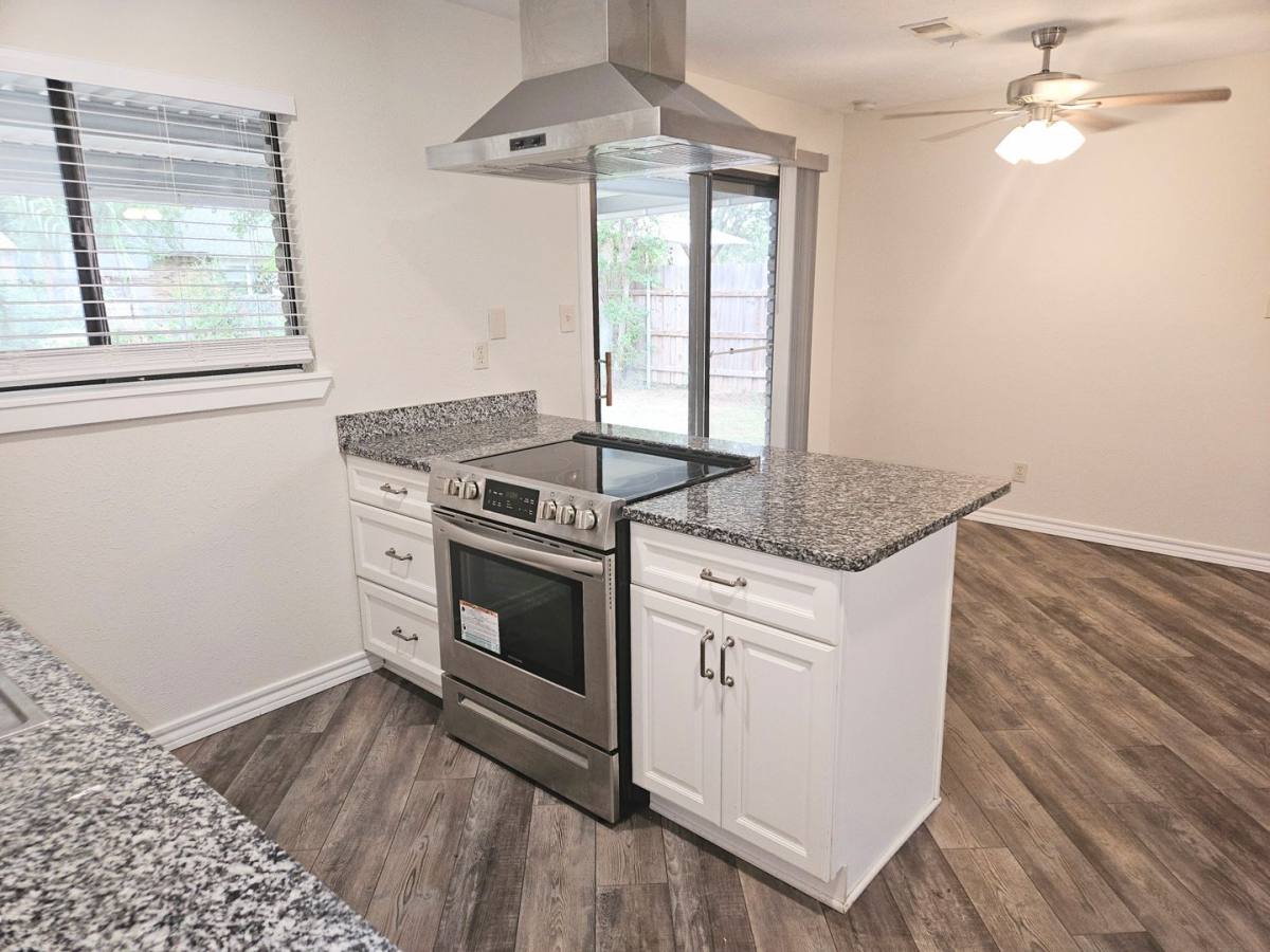 House for rent at 6908 Sunflower Circle N, Fort Worth, TX 76120