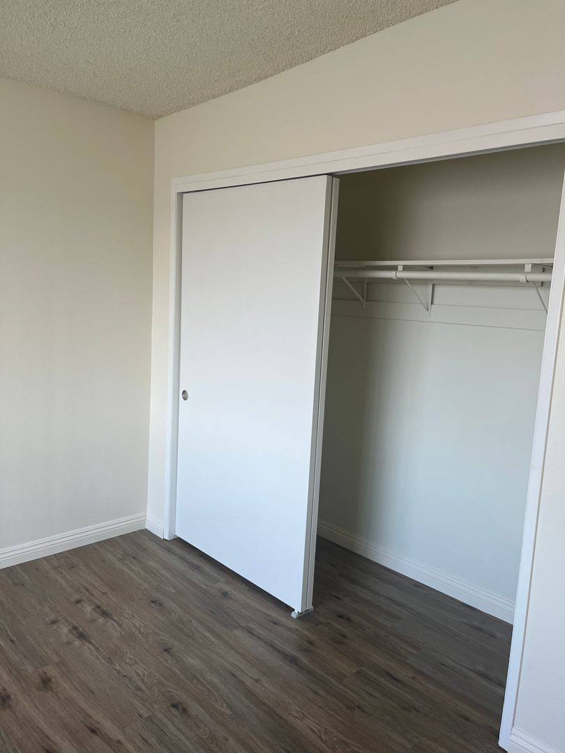 Apartment for rent at 4643 W 118th St, Hawthorne, CA 90250