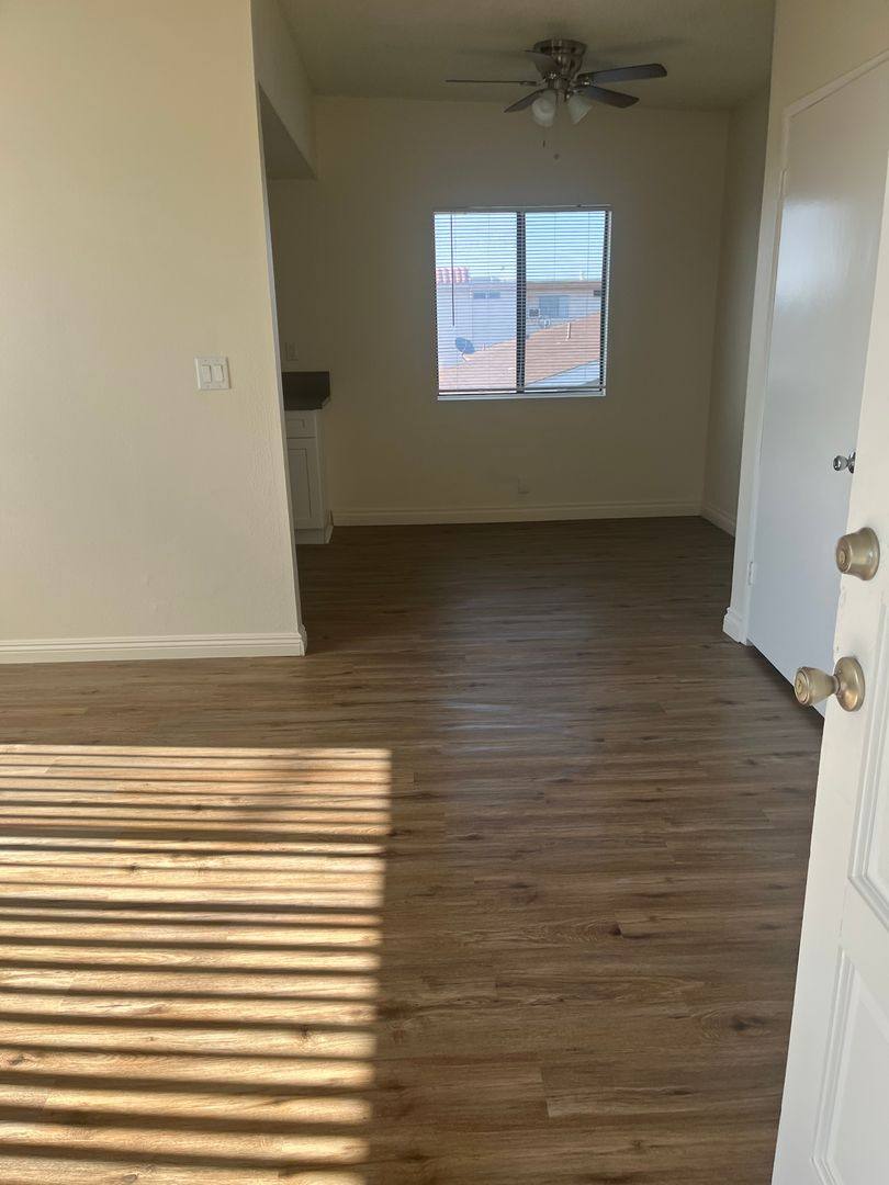 Apartment for rent at 4643 W 118th St, Hawthorne, CA 90250