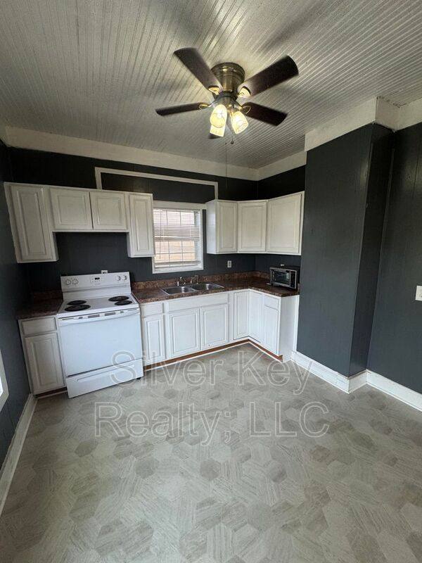House for rent at 212 S Jackson St, Athens, TN 37303