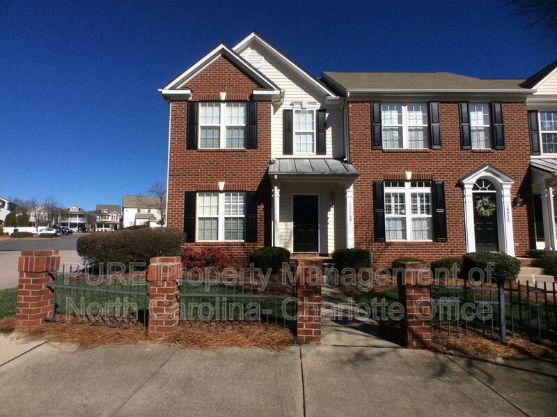 Townhouse for rent at 18040 Delmas Dr, Cornelius, NC 28031