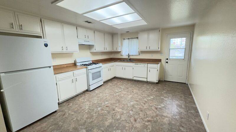 Apartment for rent at 539 N Alameda Ave #4, Azusa, CA 91702