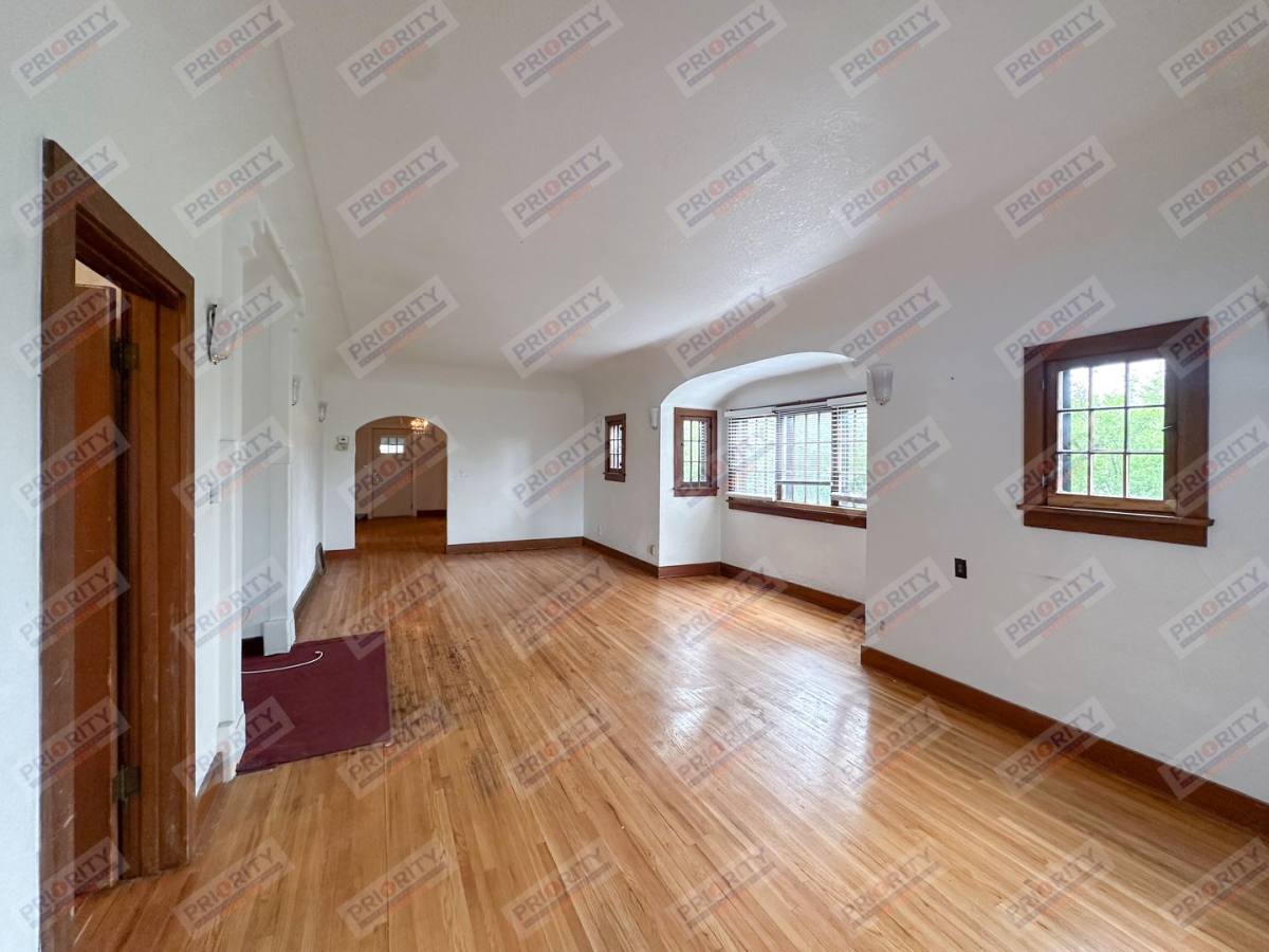 House for rent at 402 S Warren Ave, Gillette, WY 82716