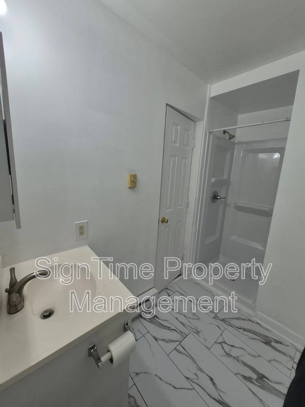 Apartment for rent at 66 W Church St, Hagerstown, MD 21740