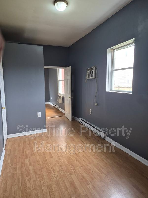 Apartment for rent at 66 W Church St, Hagerstown, MD 21740
