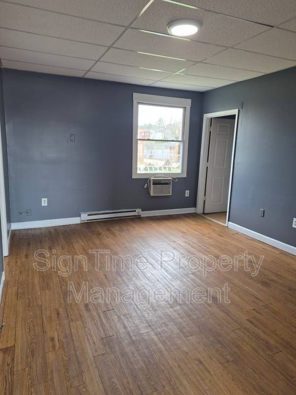 Apartment for rent at 66 W Church St, Hagerstown, MD 21740