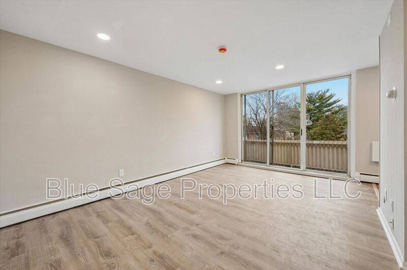Condo for rent at 100 E Glenolden Ave #R11, Glenolden, PA 19036