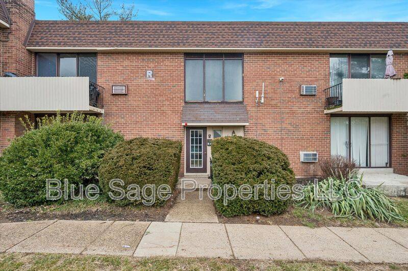 Condo for rent at 100 E Glenolden Ave #R11, Glenolden, PA 19036