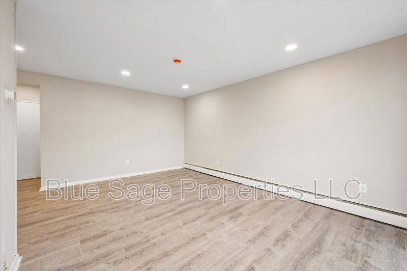 Condo for rent at 100 E Glenolden Ave #R11, Glenolden, PA 19036