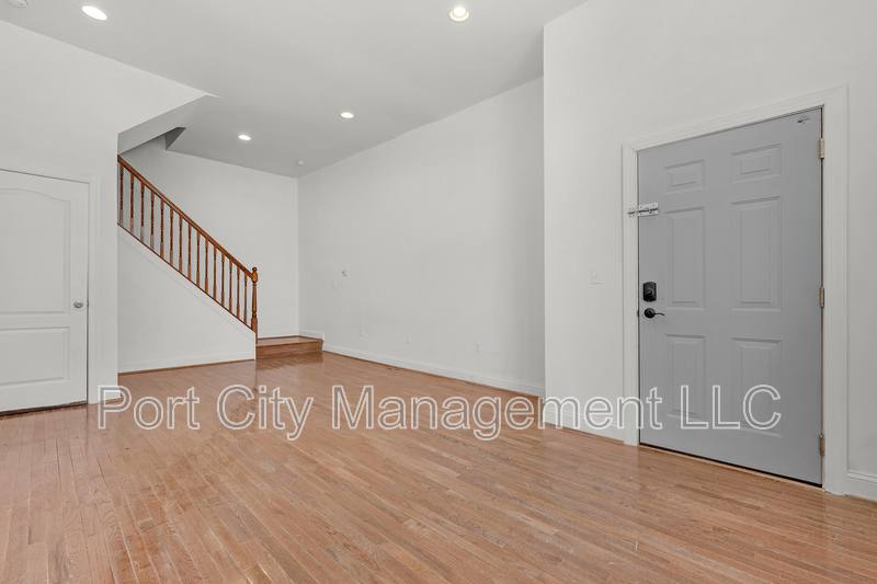 Townhouse for rent at 1614 McCulloh St #1, Baltimore, MD 21217