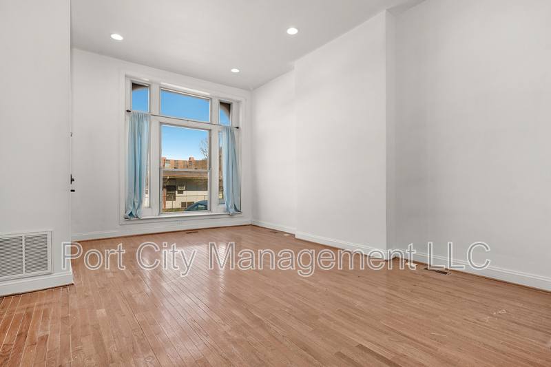 Townhouse for rent at 1614 McCulloh St #1, Baltimore, MD 21217