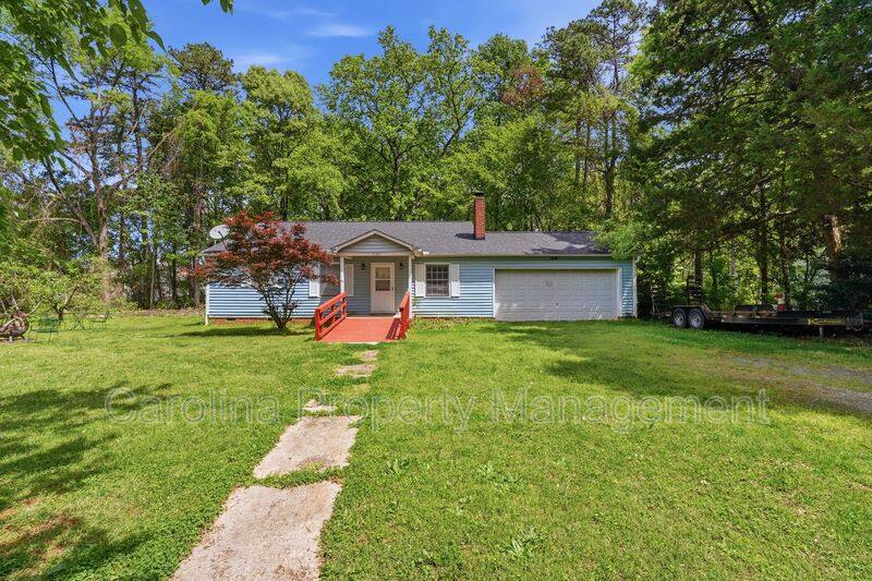 House for rent at 3120 Baucom Rd, Charlotte, NC 28269