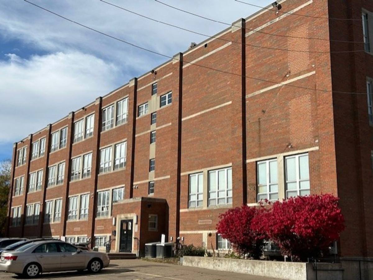 Apartment for rent at 1607 W 12th St, Davenport, IA 52804