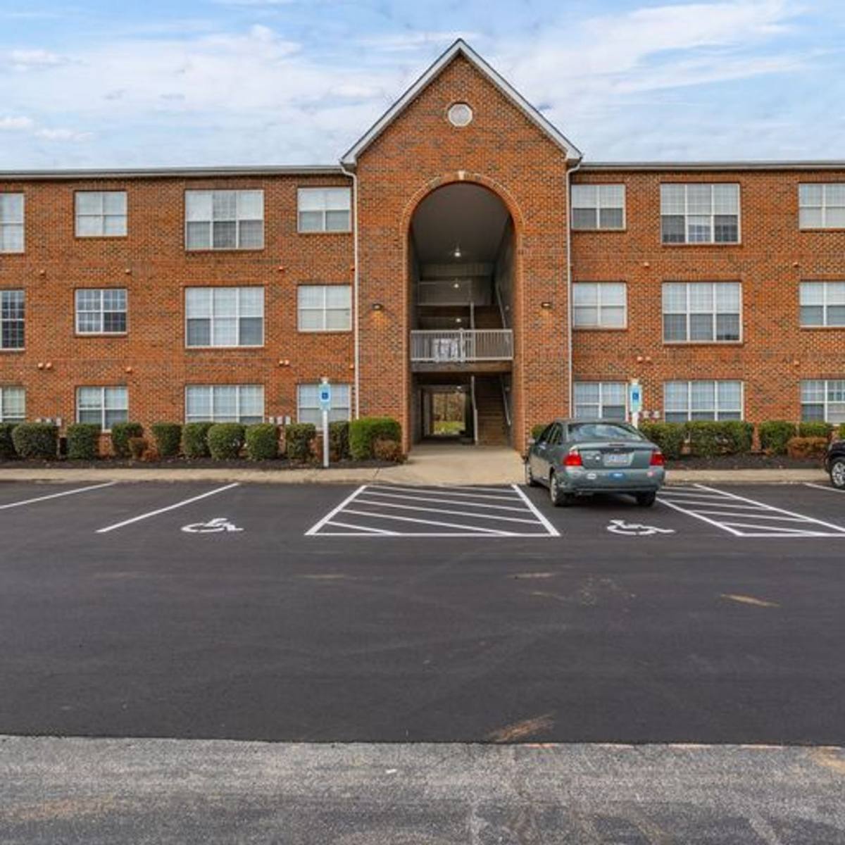 Apartment for rent at 514 Coapman St, Greensboro, NC 27407