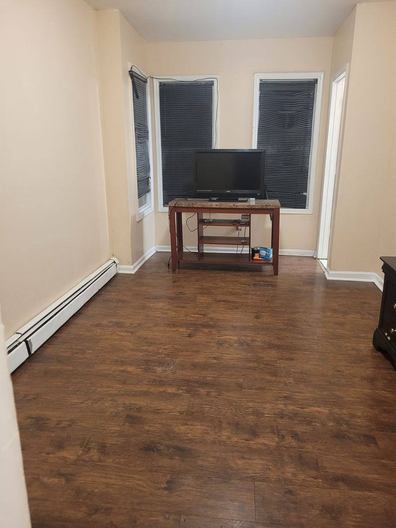 House for rent at 107 Palm St, Newark, NJ 07106