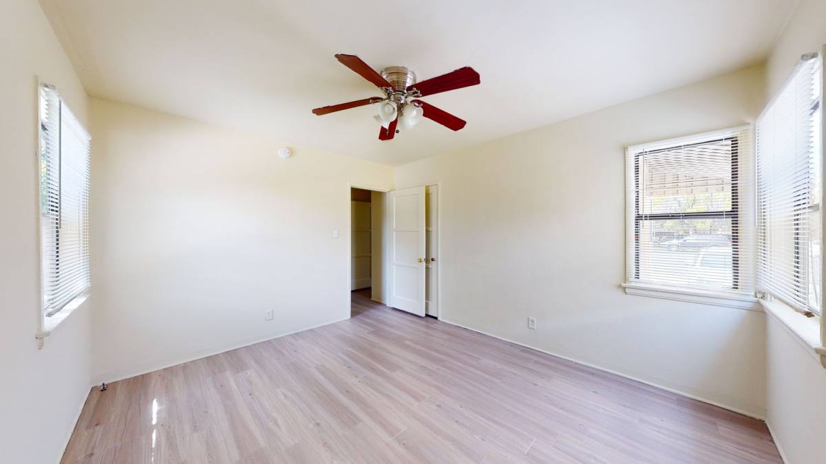 Apartment for rent at 2008 - 2010 W Victory Blvd, Burbank, CA 91507