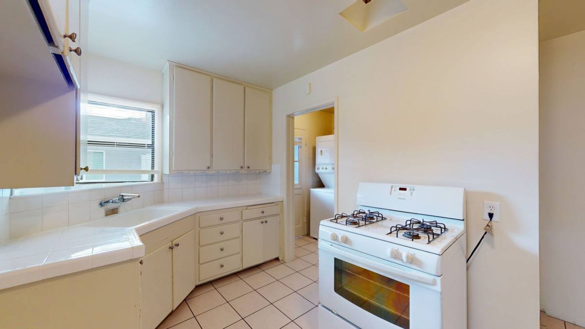 Apartment for rent at 2008 - 2010 W Victory Blvd, Burbank, CA 91507