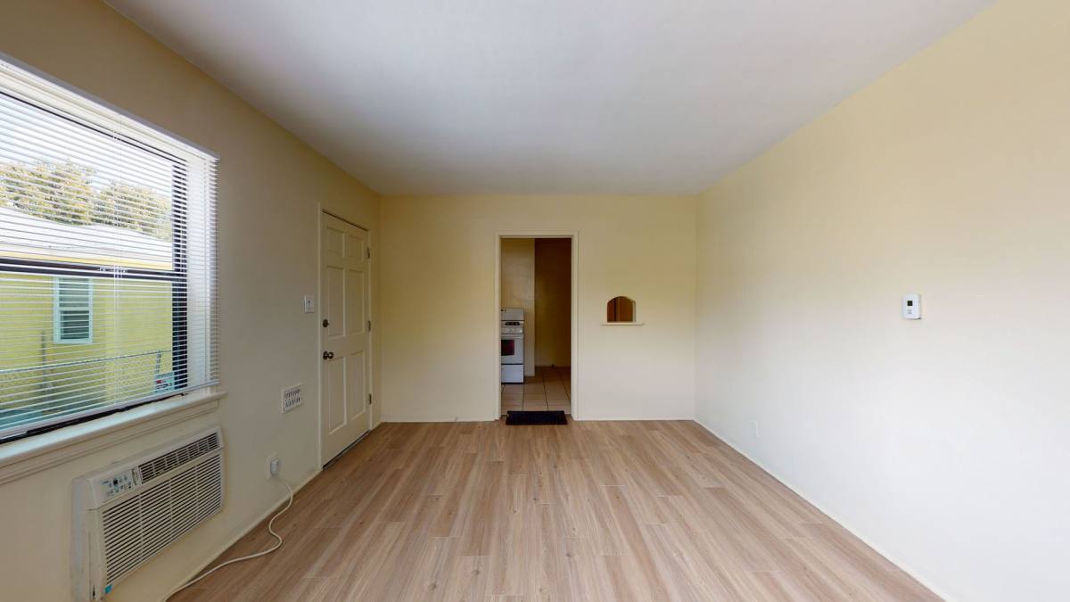 Apartment for rent at 2008 - 2010 W Victory Blvd, Burbank, CA 91507
