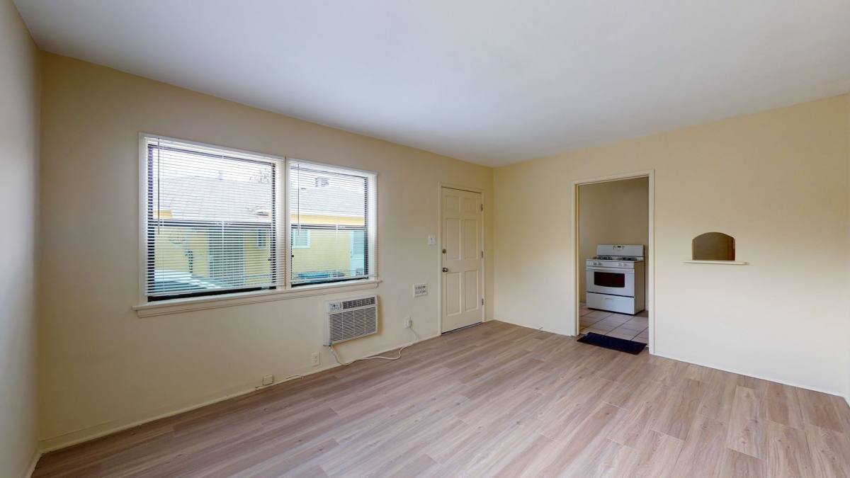 Apartment for rent at 2008 - 2010 W Victory Blvd, Burbank, CA 91507