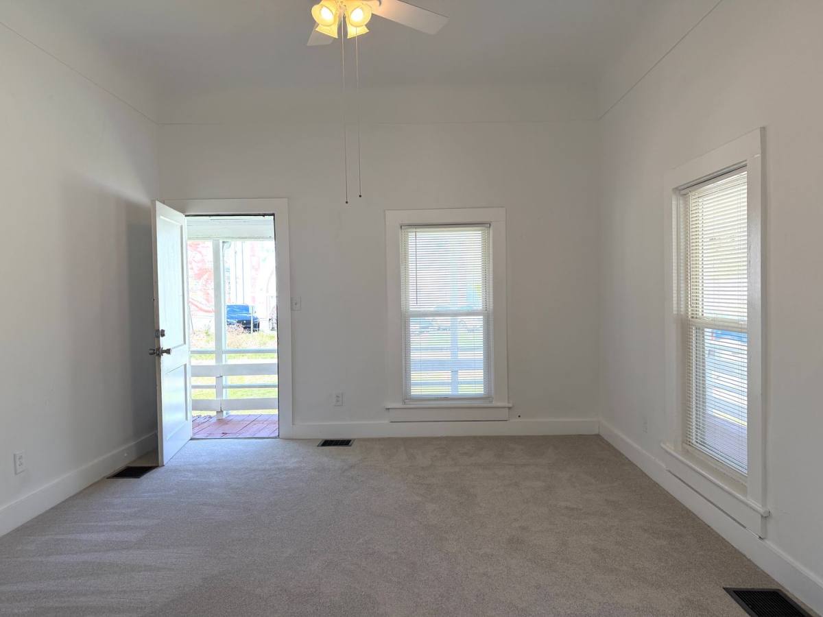 Apartment for rent at 12 Long St, Asheville, NC 28804