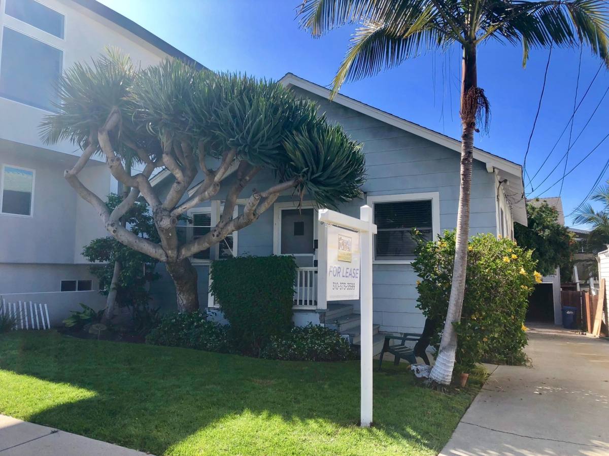 Apartment for rent at 1018 7th St, Hermosa Beach, CA 90254