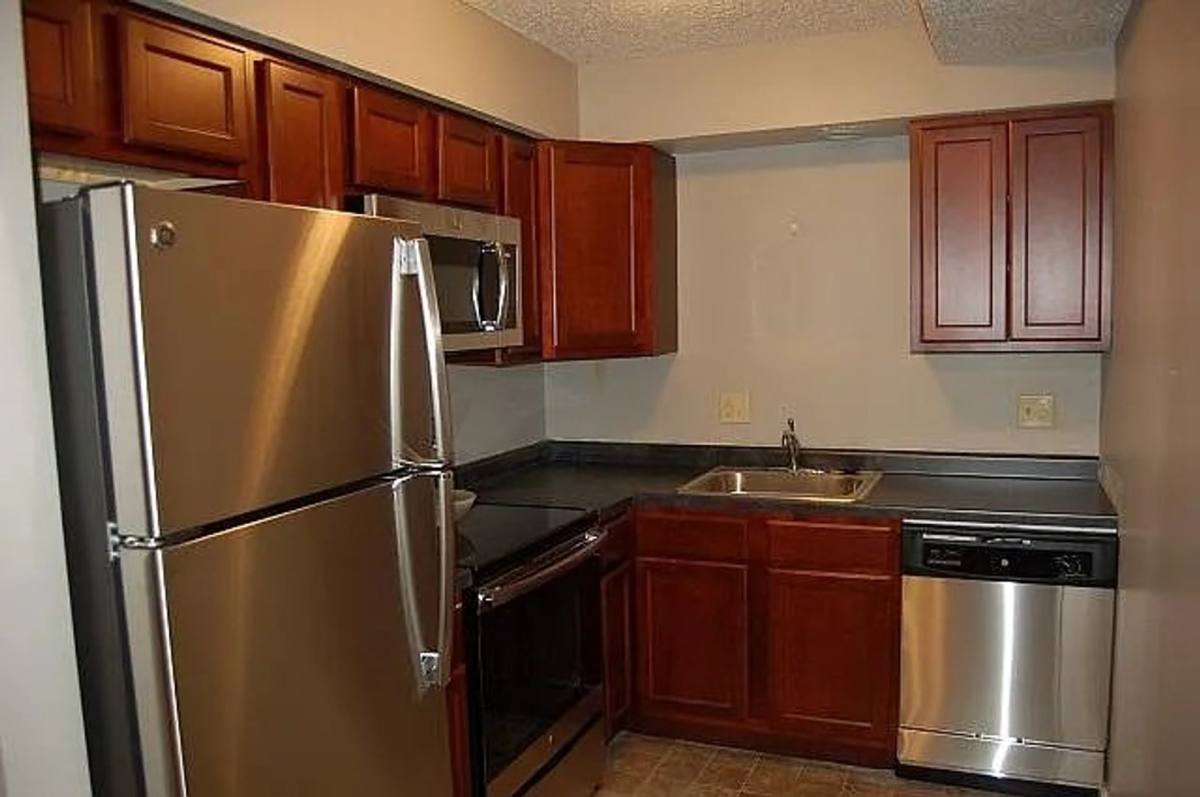 Apartment for rent at 906 N Dodge St, Iowa City, IA 52245