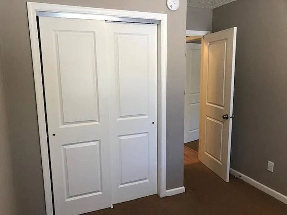 Apartment for rent at 906 N Dodge St, Iowa City, IA 52245