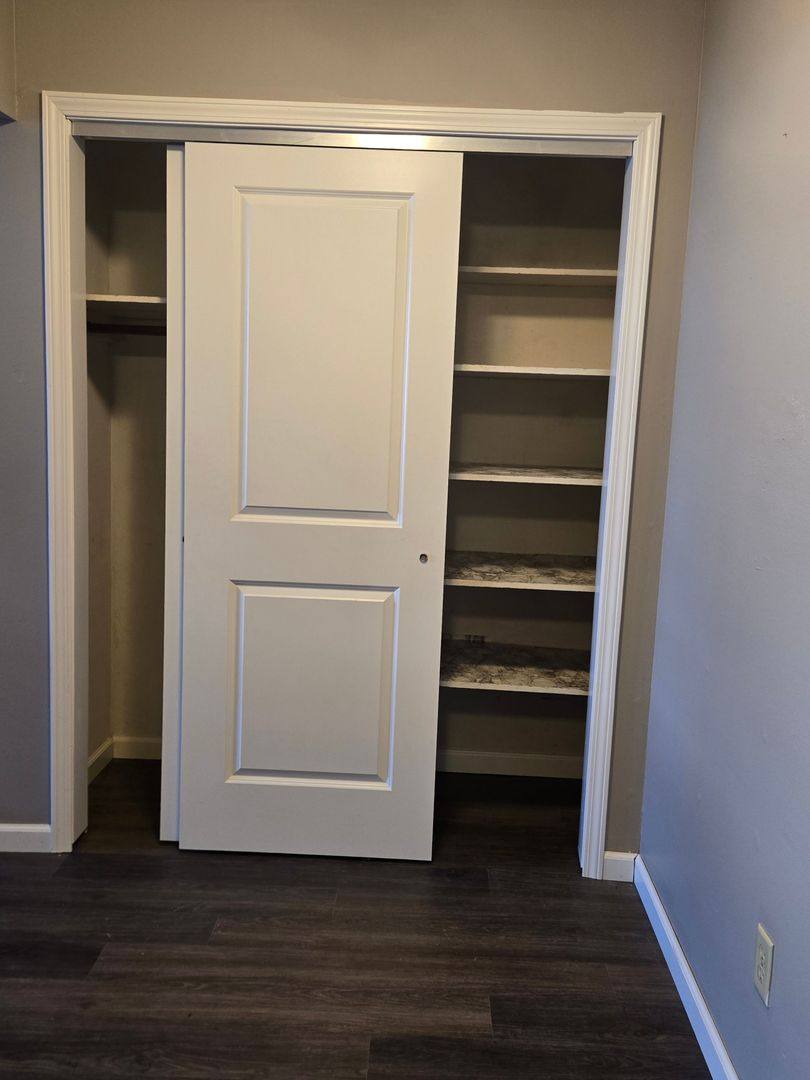 Apartment for rent at 906 N Dodge St, Iowa City, IA 52245