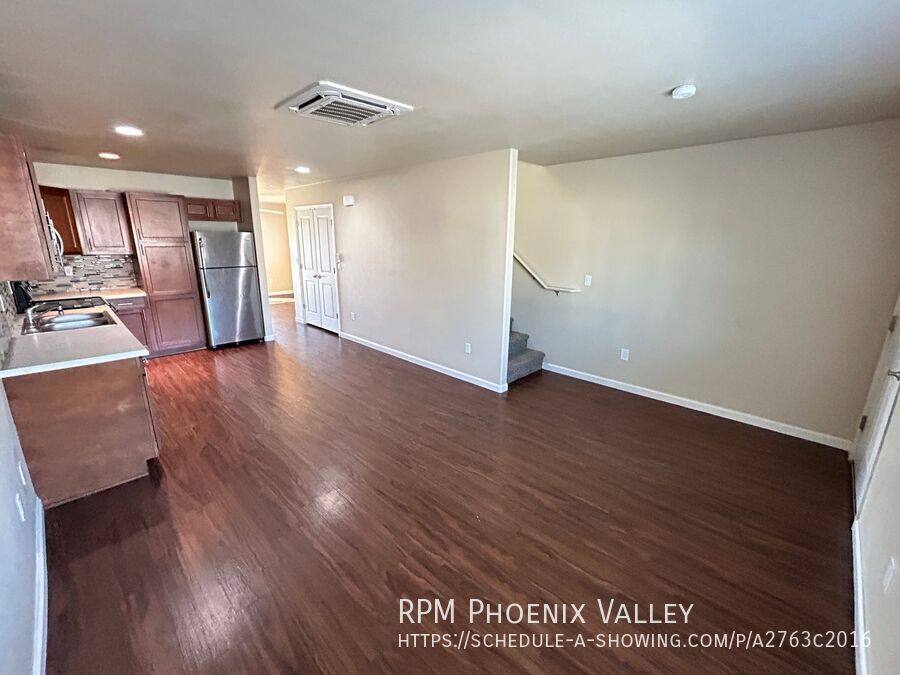 Apartment for rent at 17402 N 19th Ave #1, Phoenix, AZ 85023