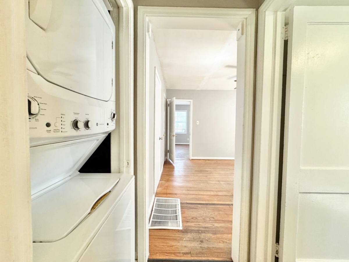 Apartment for rent at 1006 E Side Dr, Greensboro, NC 27406