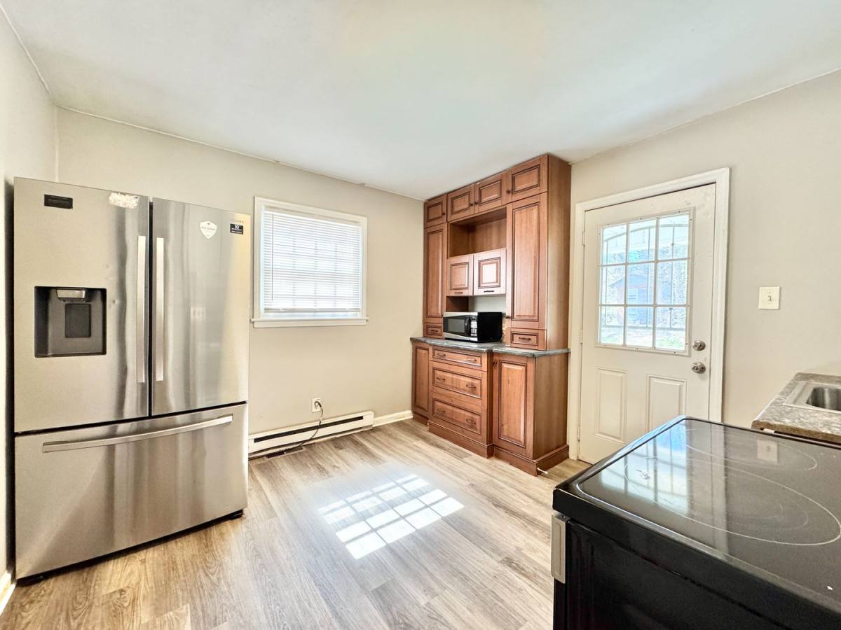 Apartment for rent at 1006 E Side Dr, Greensboro, NC 27406