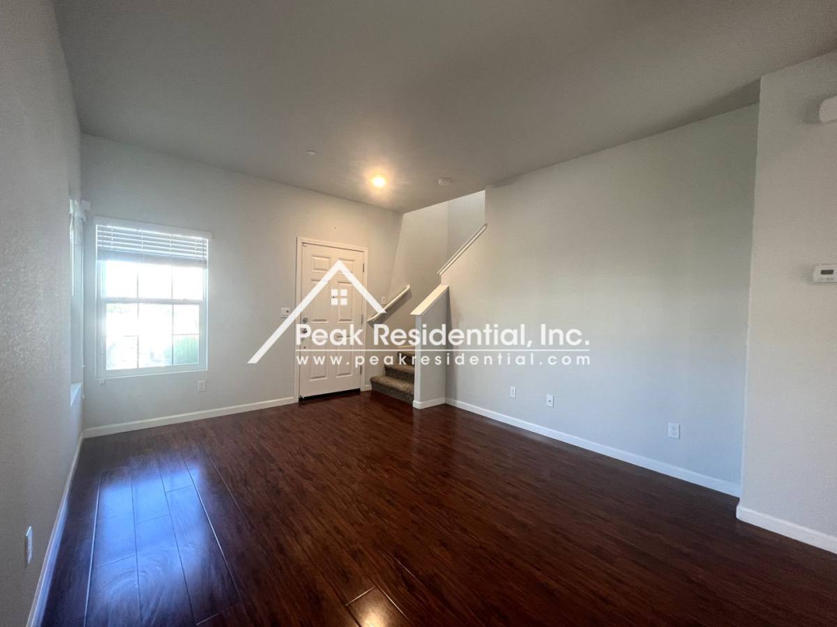 House for rent at 8112 Creeping Willow Lane, Sacramento, CA 95828