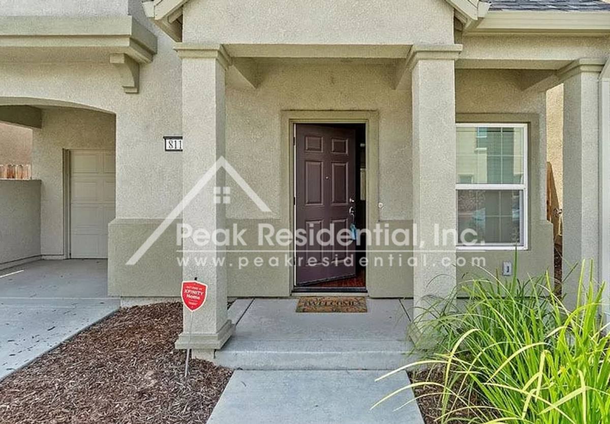 House for rent at 8112 Creeping Willow Lane, Sacramento, CA 95828