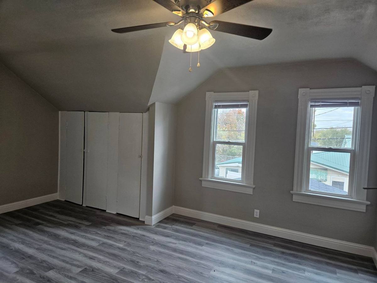 Apartment for rent at 424 E 5th St, Washington, MO 63090