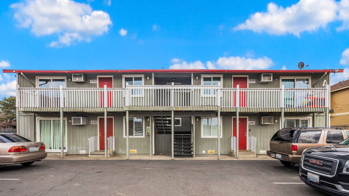 Apartment for rent at 720 N Arthur St, Kennewick, WA 99336