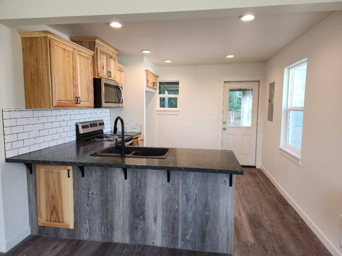 House for rent at 1881 Cedar St, Sweet Home, OR 97386