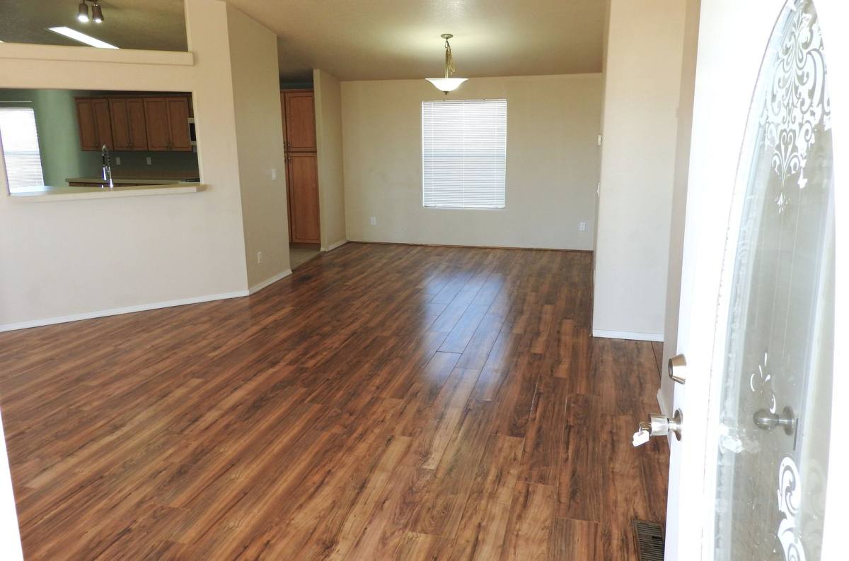 2929 E Calle Castano, Kingman, AZ 86409 - House for Rent - Image 2